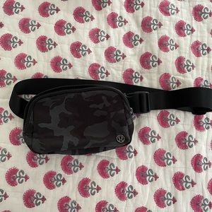 Lululemon Go Everywhere Camo Bag